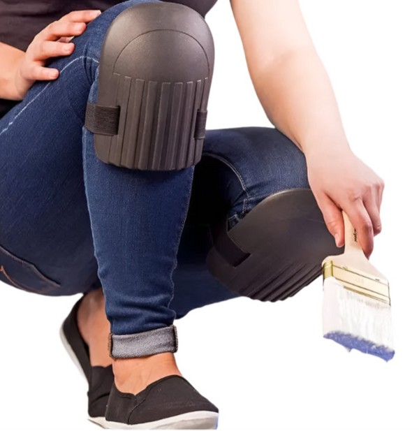 Heavy-duty knee pads for tile setters, bricklayers, and manual workers with moisture-resistant, thickened design for ultimate comfort and protection